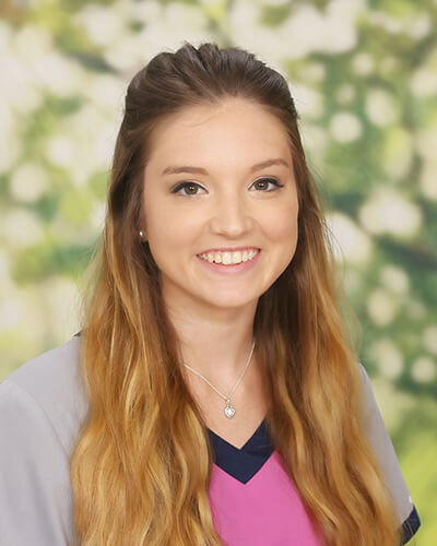 Orthodontist-Assistant-Female-Haley-at-Shehee-&-Callahan-Family-Orthodontics-in-Pensacola-Navarre-Milton-Pace-Florida