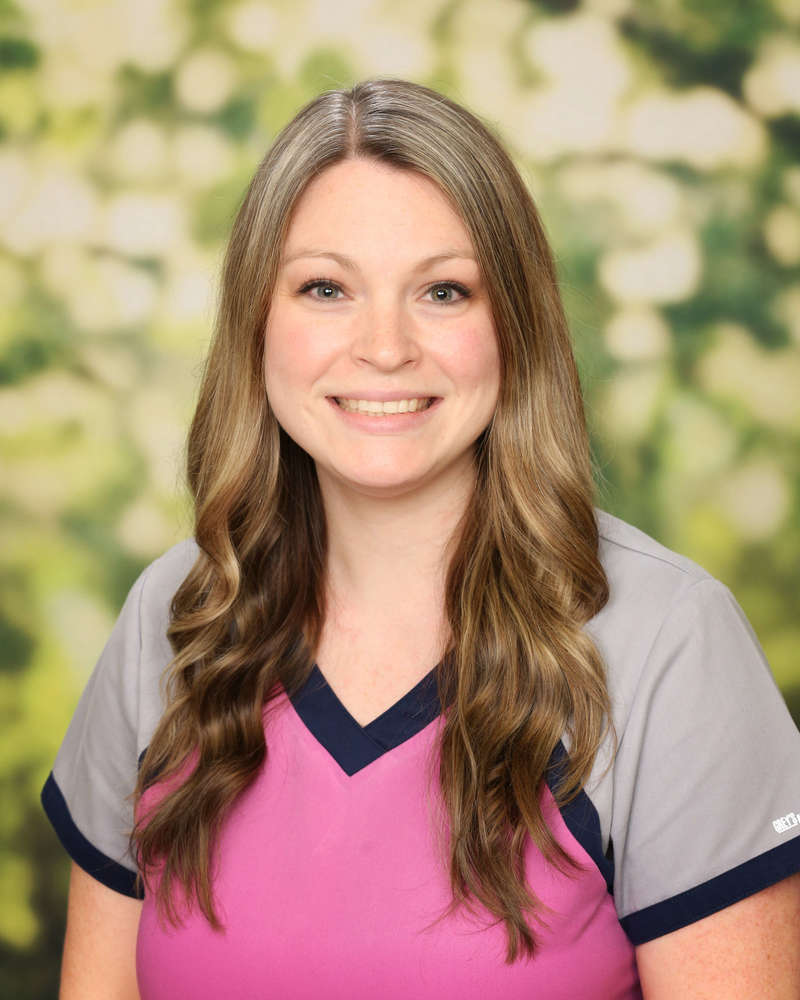 Orthodontist-Receptionist-Female-Jennifer-at-Shehee-&-Callahan-Family-Orthodontics-in-Pensacola-Navarre-Milton-Pace-Florida